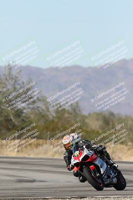 media/Dec-01-2025-Moto Forza (Mon) [[2daa91e15f]]/3-Beginner Group/Session 3 (Turn 3)/